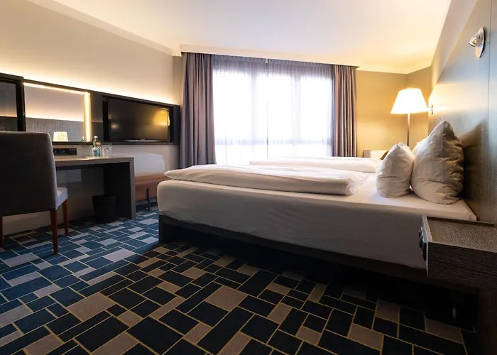 Otel Ginn Berlin Potsdam 4*